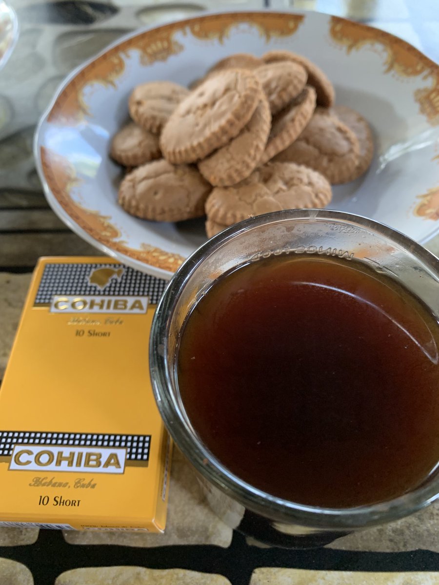 anasurbaningrum's tweet photo. Masuk wilayah Tomini Bolmong Selatan : kopi, bagea dan Cohiba. Catatan : rokok cuma pajangan. https://t.co/kKwk50O8oR
