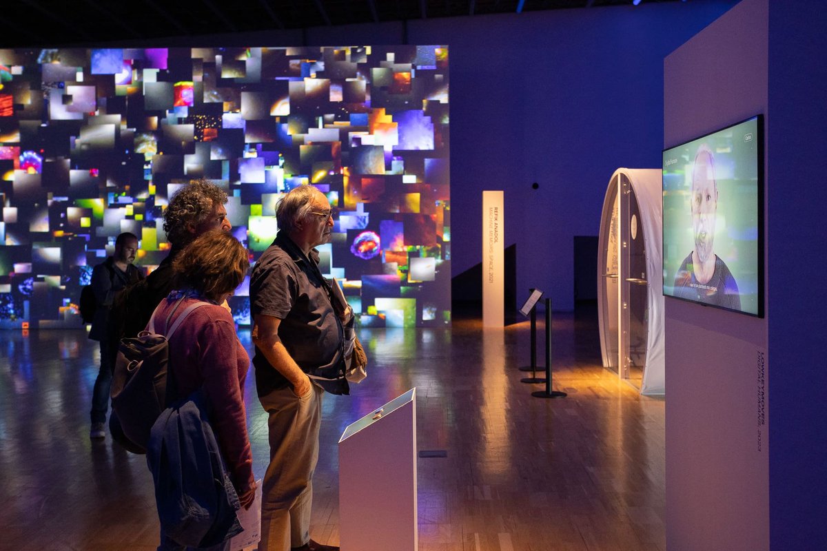 🔊 Últims dies per visitar l'exposició <a href="/digital__impact/">Digital Impact</a>.

Una oportunitat única per descobrir les obres de 16 artistes de renom internacional i nacional.

Vine i endinsa't en el món de l'art digital.

Entrades:
🔗 tuit.cat/nnCf8
Foto: Eva Carasol