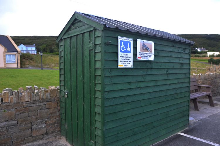 welovedonegal's tweet photo. @GregHughes2 @highlandradio
The facilities for adults needing them at #Narin are unequaled in #Donegal & include adult changing table,
#colostmy shelf, beach wheelchair, etc. And beautifuly clean too. Also a defibulator on outside wall.
#Disability #wheelechairs #Ireland https://t.co/IZwJe54jWB