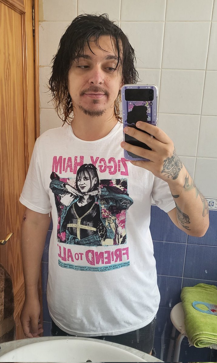 Hola! Busco habitación en cualquier sitio entre Valencia y Castellón donde haya estación de renfe 😊 Sería para entrar cuanto antes mejor. Por fa ambientes LGBT+ friendly y libres de malos rollos 🌸 Si tenéis hueco para mí mandadme un MD!