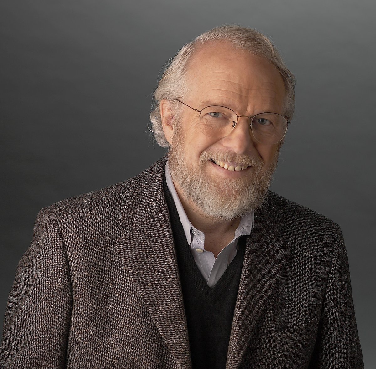 AdobeLat's tweet photo. Con profunda tristeza compartimos el fallecimiento de nuestro querido cofundador, el Dr. John Warnock. Uno de los inventores más importantes de nuestra generación, su espíritu indomable y sus innovaciones dejan un impacto duradero en Adobe y el mundo. Descansa en paz, John. ❤️ https://t.co/UwCRIDVcK3