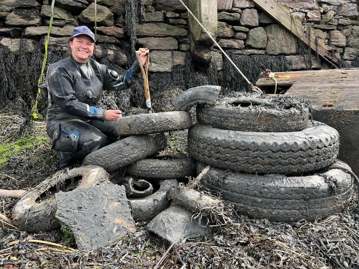 SHIPSProject's tweet photo. #1000Tyres Project
this weekend, we were out with our new trailer, We headed to Oreston #Foreshore with our volunteer team and filled the trailer with 13 #tyres and other recyclable rubbish.  𝐓𝐨𝐭𝐚𝐥 𝐨𝐟 𝟖𝟗𝟒𝐤𝐠 𝐨𝐟 𝐩𝐥𝐚𝐬𝐭𝐢𝐜 was removed from @PlymSoundNMP !! https://t.co/AKwzGdw0Kj