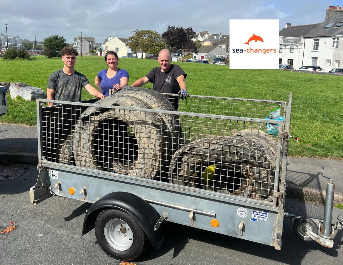 SHIPSProject's tweet photo. #1000Tyres Project
this weekend, we were out with our new trailer, We headed to Oreston #Foreshore with our volunteer team and filled the trailer with 13 #tyres and other recyclable rubbish.  𝐓𝐨𝐭𝐚𝐥 𝐨𝐟 𝟖𝟗𝟒𝐤𝐠 𝐨𝐟 𝐩𝐥𝐚𝐬𝐭𝐢𝐜 was removed from @PlymSoundNMP !! https://t.co/AKwzGdw0Kj