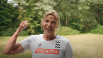 De Eindhovense Sportweek wordt afgetrapt op vrijdag 8 sept op het 18 Septemberplein. Eindhovenaren kunnen sporten uitproberen en hun sportvragen stellen. Oud-schaatsster Annamarie Thomas nodigt iedereen uit: youtube.com/watch?v=azpcZM…

#eindhovensport #esw2023 <a href="/annamarieskate/">Annamarie Thomas</a>