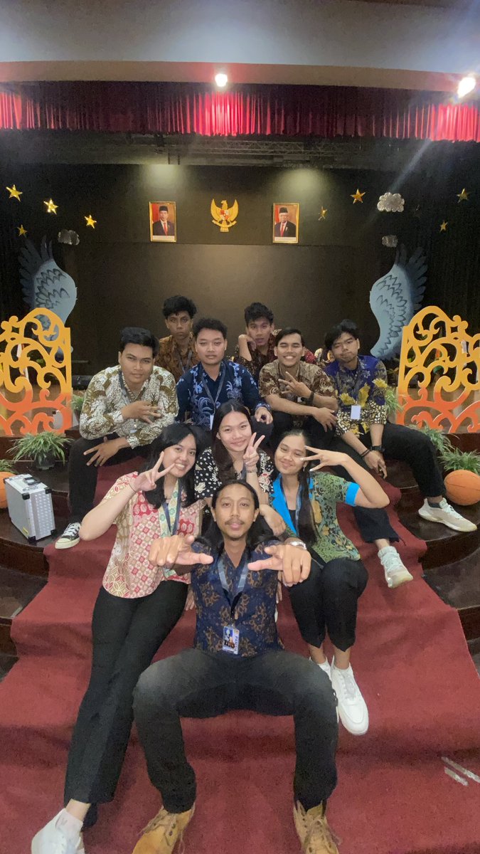 Yulia Oktriana Ayu tweet media