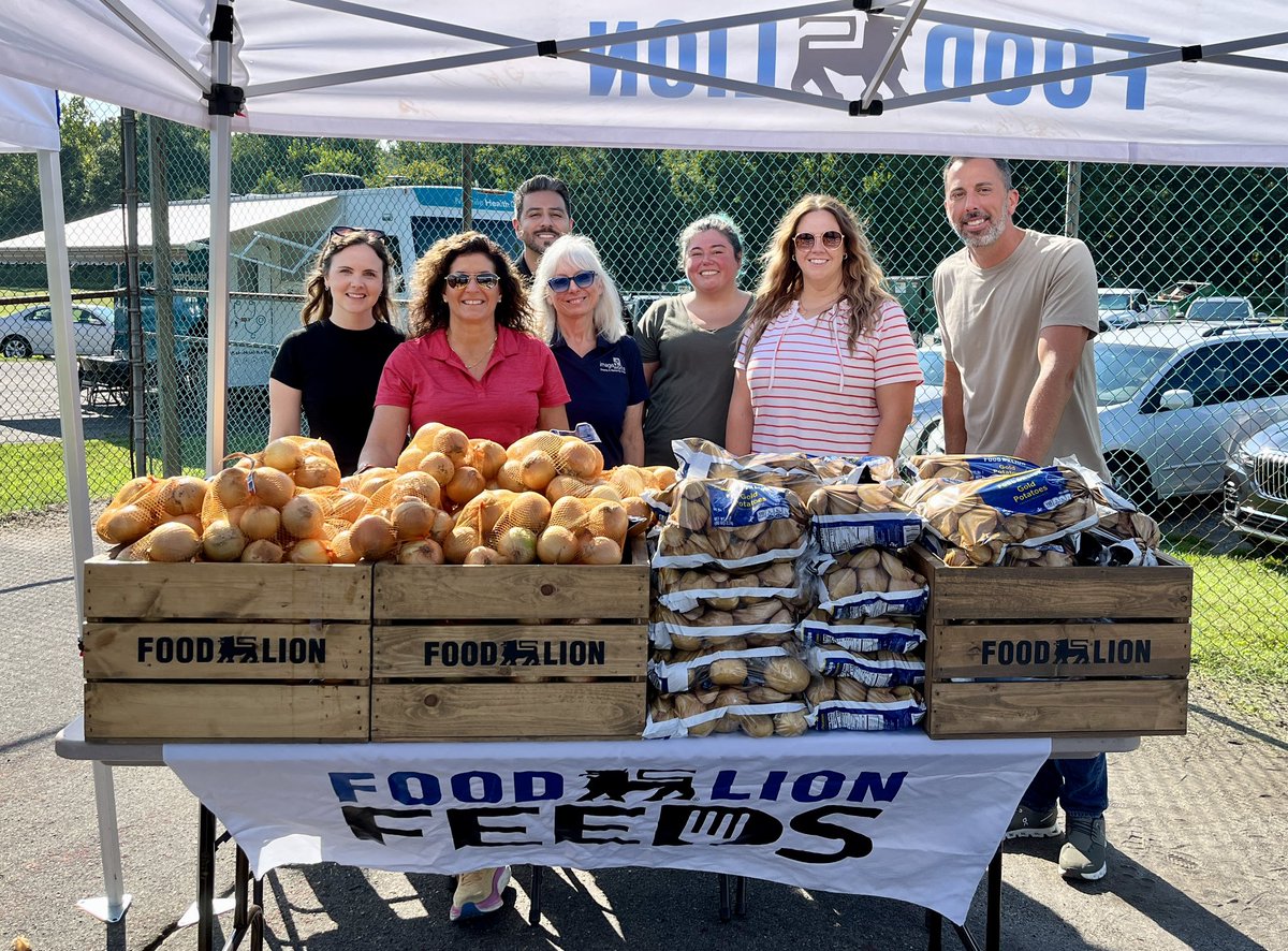 IWdisplay's tweet photo. Remember when we duct taped our CEO to a wall? 
 
All the money from that fundraiser was put to excellent use last Friday at Winston-Salem/Forsyth County Schools Back-To-School Pop-Up! In fact, ImageWorks’ donations provided lunch, popsicles, and grocery bags of fresh produce! https://t.co/WeTZObpDcq