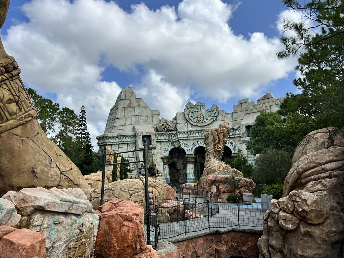 insideuniversal's tweet photo. Rest in Power, Darkenon. @UniversalORL https://t.co/bjN215vRss