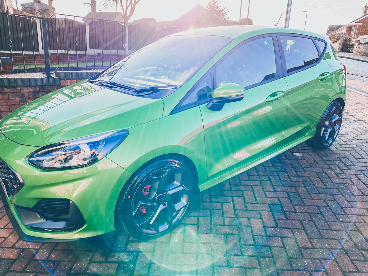 ThomasAndrew79's tweet photo. @forduk Always sport mode get better fuel economy over eco! And you get the pop pop bang soundtrack 😍👍🏻 https://t.co/5XR1l24xHk