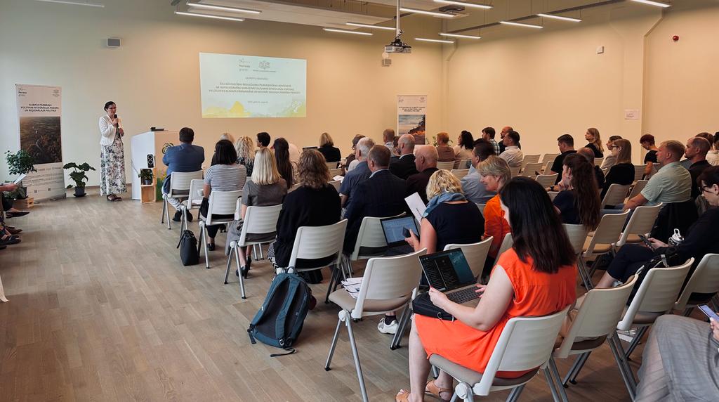 Šodien #NorwayGrants projekta ietvaros nozares eksperti diskutēja par priekšlikumiem klimata pārmaiņu aspektu integrācijai ēku būvniecības regulējumā. Tika apspriesti 12 priekšlikumi ēku būvniecības regulējuma jomā un 8 priekšlikumi teritorijas attīstības plānošanas jomā.