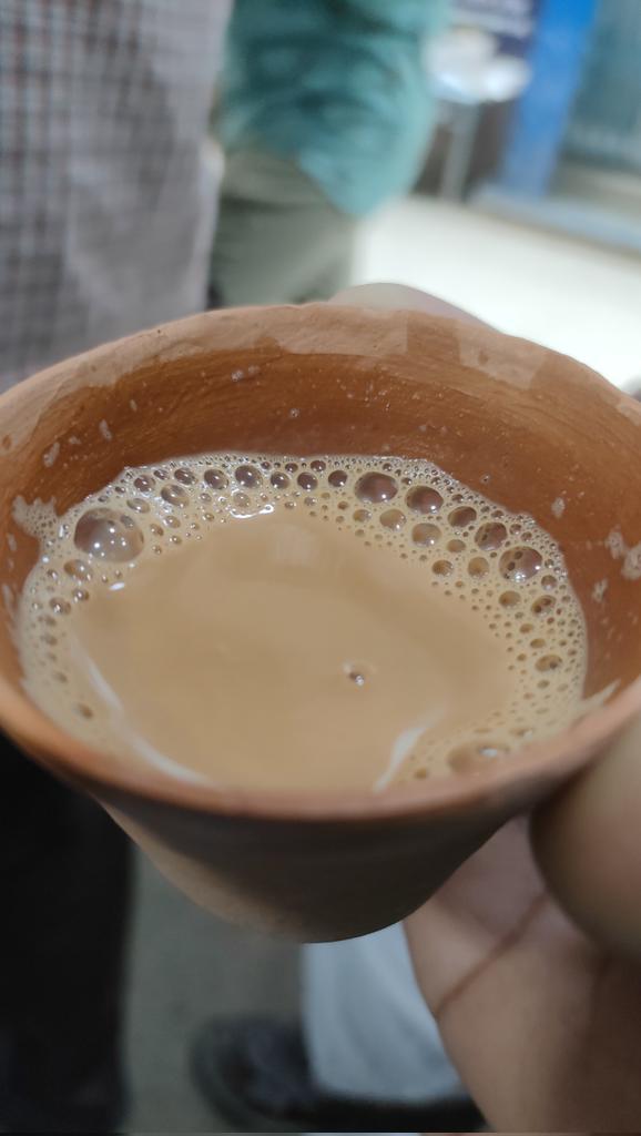 riteshkrphysio's tweet photo. #पटना की #शाम और कुल्हड़ वाली #चाय  की बात ही अलग है।
फुरसत से मिलती है..
.
.
.
.
.

#tea #tealovers #patna #evening https://t.co/YOFhgW0zkb