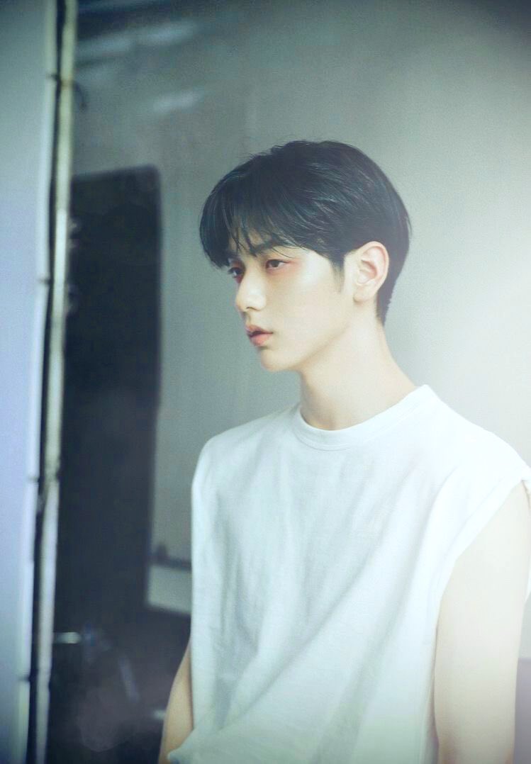 spearbeanie99's tweet photo. need that triple shot 💉

#MOASD #MSD #MOASelcaDay  #SOOBIN #수빈 #TOMORROW_X_TOGETHER @TXT_members @TXT_bighit https://t.co/czmfwsmhg4