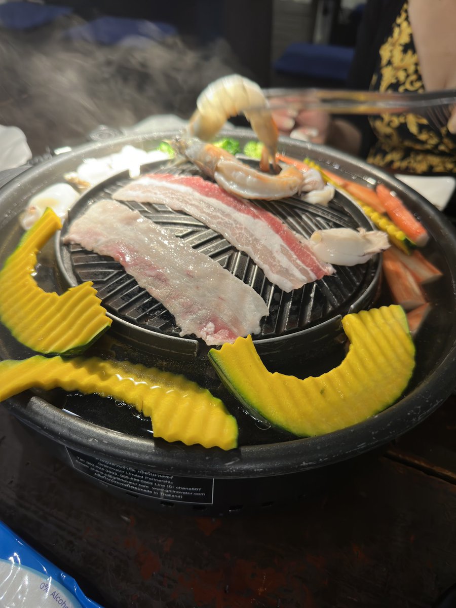 久しぶりのムーガタ。

Jing Jing mookata Soi23は月曜日も営業します！