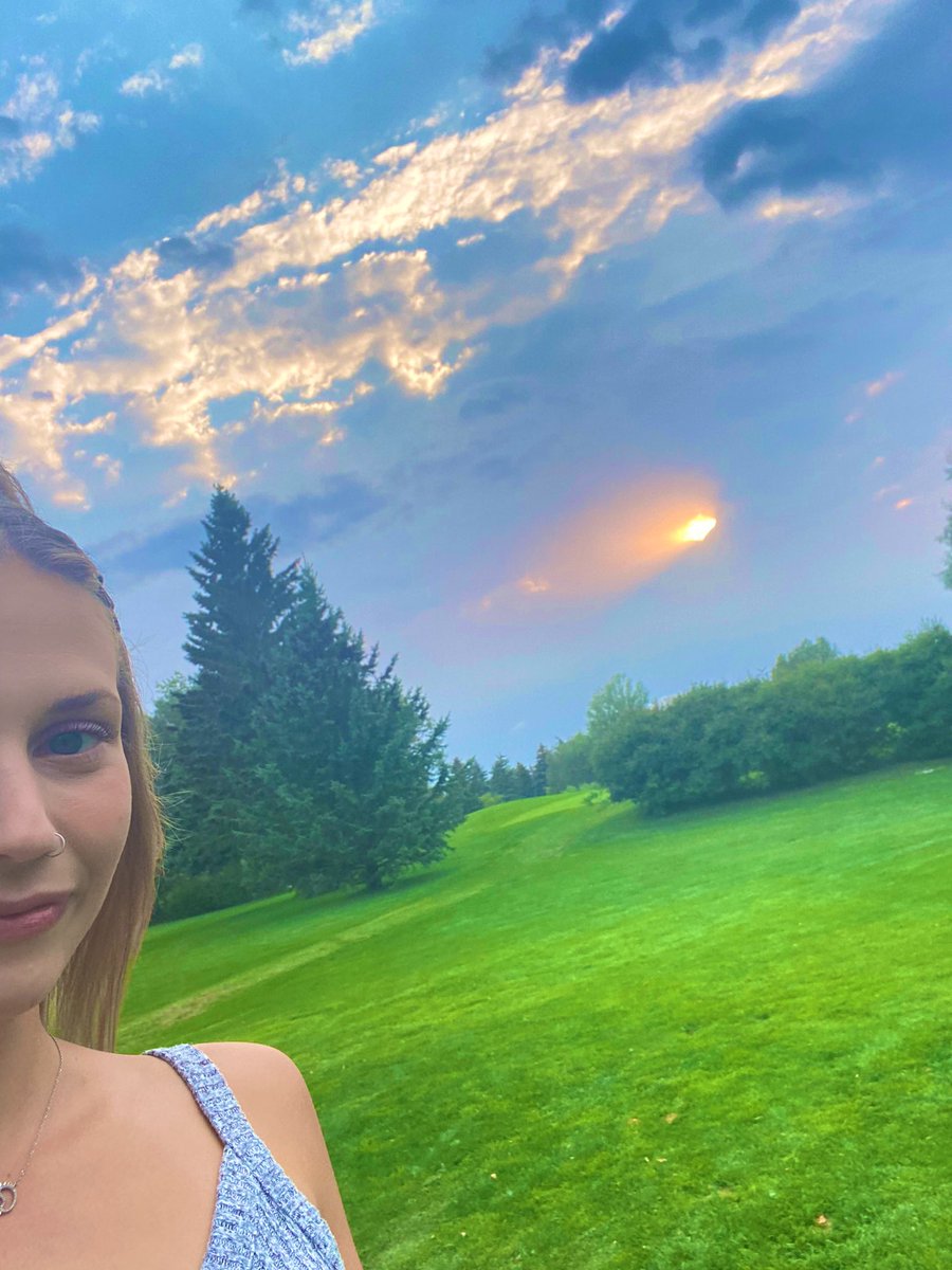 cherrypickedx's tweet photo. Sun was trying to make an appearance at the course on Friday ☀️ 

#sunshine #golfmom https://t.co/t3SKyxrDKj