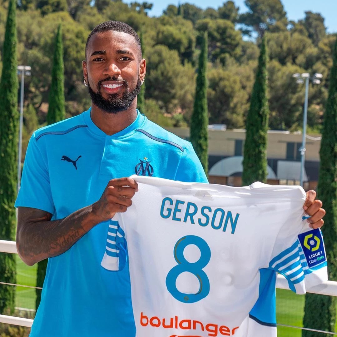 PomboMilGraau's tweet photo. O GERSON É MUITO VASCO 💢

- Ajudou trazer o Payet 
- Ajudou com gol que fez o Coritiba não pontuar 
- Bateu em Flamenguista 

Obrigado Gerson… https://t.co/Y18rfDtJ9O