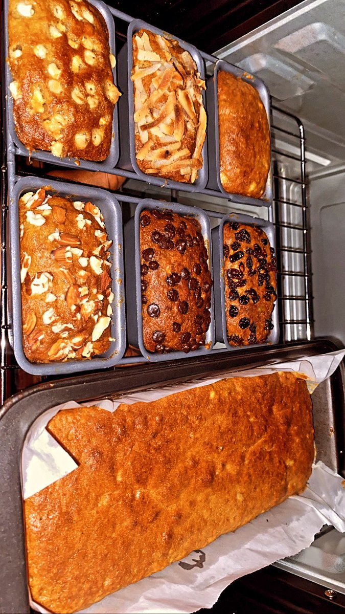 Tomsthegirl's tweet photo. @Symply_Tacha I sell the BEST BANANA BREAD you’ll ever taste @TBConfection https://t.co/X3kCxfsEcX