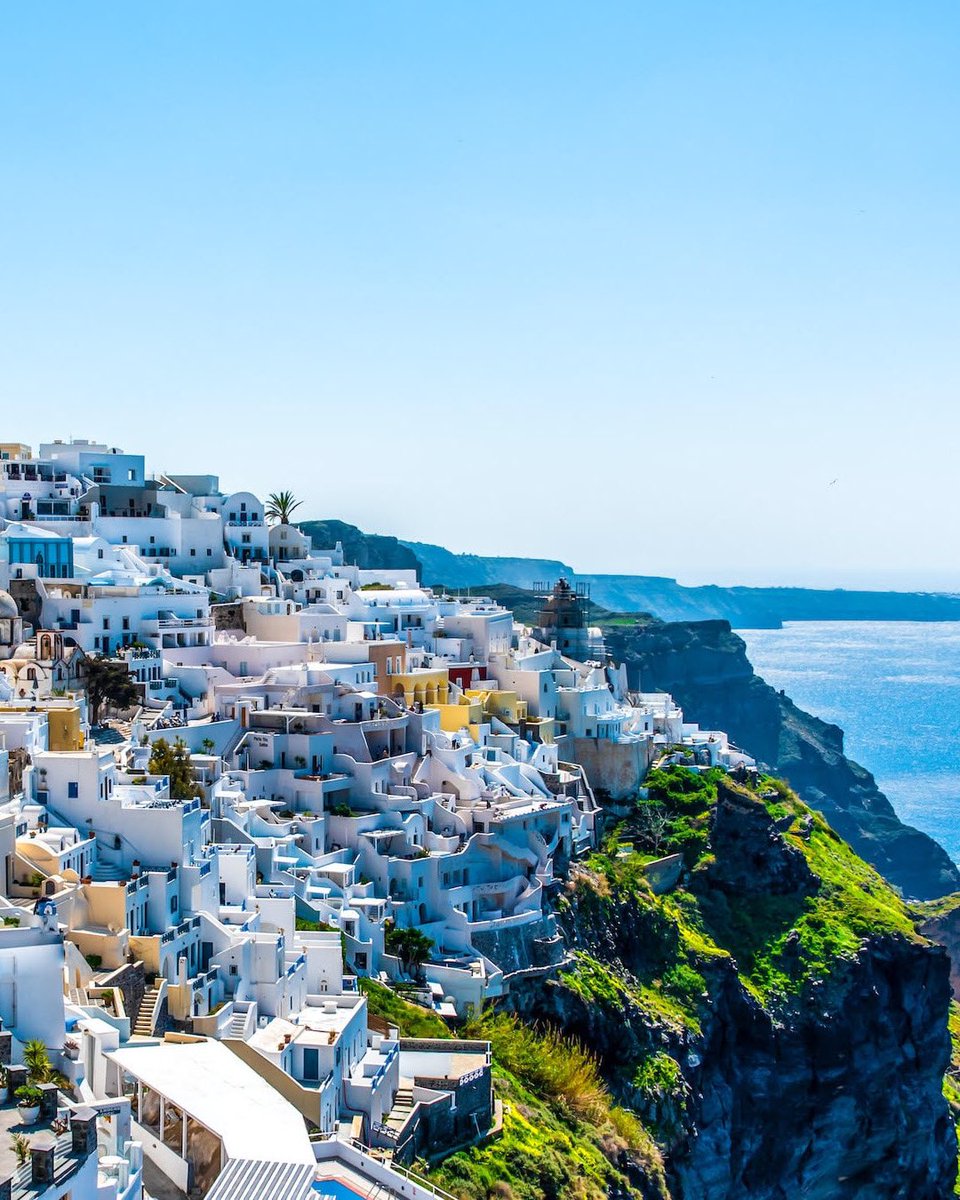 RouteReveler's tweet photo. 💰 Plan $150-$300/day/person for Santorini trip: stay, meals, activities, transport. Costs vary with preferences, duration. Check rates for unforgettable Greek island escape. https://t.co/MmN7nVwl5K