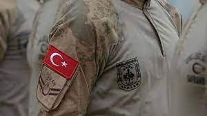 fedarasyon's tweet photo. UzmanÇavuşlar Milletin huzuru vatanın bölünmez bütünlüğü için görev yapan #UzmanÇavuşlar ın Kadro/Mesleki güvence sorunu çözülmesi Kahramanın mesleki kaygı duymaması elzemdir
@AvOzlemZengin

@_cevdetyilmaz

@bybekirbozdag

@celal_adan

@AliYerlikaya

@tcsavunma

@TSKGnkur https://t.co/kFmRaUUqSz