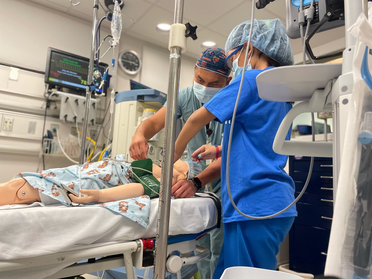NorthwesternMed's tweet photo. The Northwestern Medicine physician’s coat has never been more fitting than on 12-year-old Melanie Rodriguez Romo. For her @MakeAWish request after a life-saving #KidneyTransplant, Melanie asked to be a #DoctorForADay. @NUFeinbergMed @LurieChildrens https://t.co/cTEkfa9riU