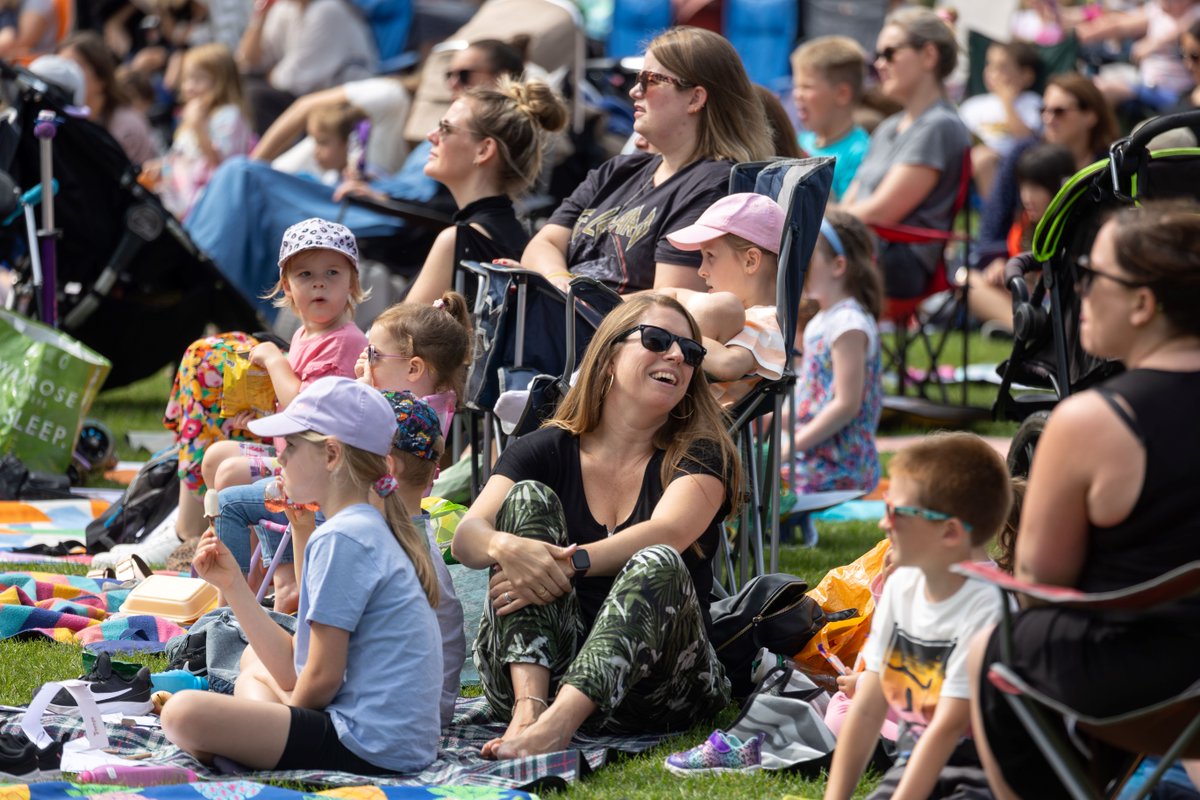 HertfordTC's tweet image. Thank you to those that joined us on Friday @hertfordcastle for this year's Open-Air Cinema screenings.  There was family fun in the day with Sing 2 and an action-packed evening with Top Gun: Maverick.

Event sponsored by @Duncombe_School. 

#openaircinema #whatsoninhertford