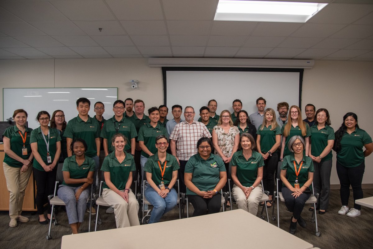 bme_utd's tweet photo. Welcome Back, Comets! ๐๐งกโ๏ธ
It's great to see everyone back on campus for the fall semester. Have a fantastic first day!
#Bioengineering #UTDallasBioengineering https://t.co/n2MKMCTpxi