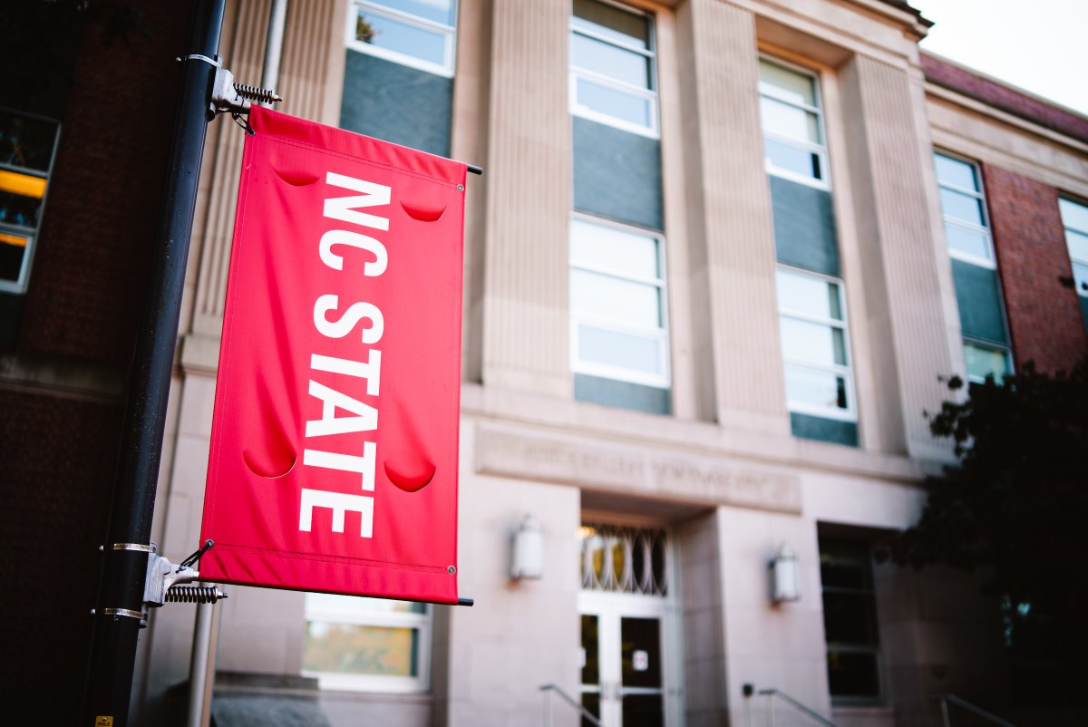 NCStateMBA's tweet photo. Do you feel it? That #FDOC energy is palpable. Welcome to our newest #NCStateMBA students and welcome back to our returning students! We hope you have a great semester!! https://t.co/zXA80ylds3