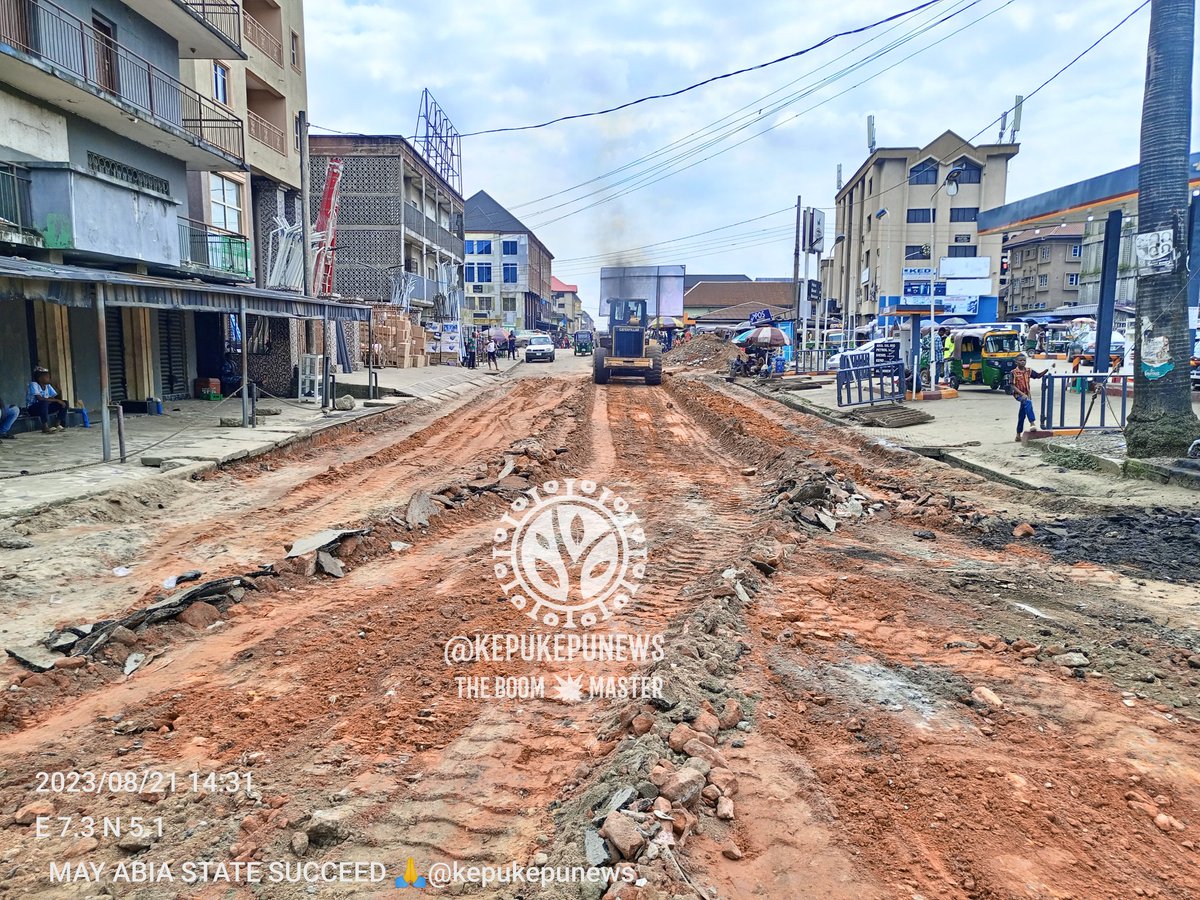 kepukepunews's tweet image. JUBILEE RD by Kent kick off today. Even during seat at home Gov @alexottiofr  workers ain&apos;t seating at home.  #solutionishere #BeyondExpectations . May abia state succeed 🙏