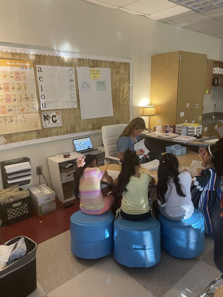 Routines are in place &amp; expectations are clear! Shoutout to Ms.Evanowski 💕 This 1st grade teacher has stations up and running on this beautiful Monday! <a href="/APS_VHE/">Virginia-Highland Elementary</a> <a href="/TerryHarness/">Principal Harness</a> <a href="/msbringslid/">Denise Bringslid</a>