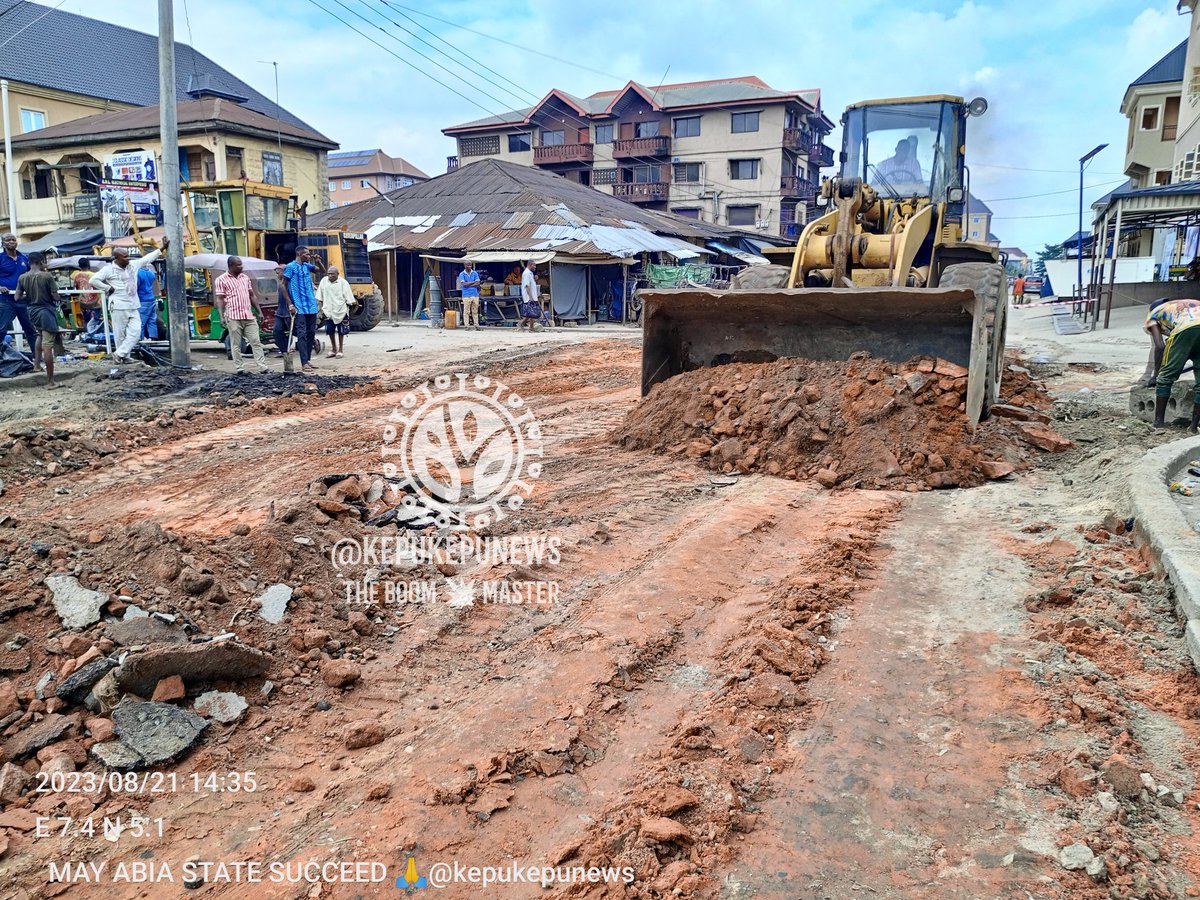 kepukepunews's tweet image. JUBILEE RD by Kent kick off today. Even during seat at home Gov @alexottiofr  workers ain&apos;t seating at home.  #solutionishere #BeyondExpectations . May abia state succeed 🙏