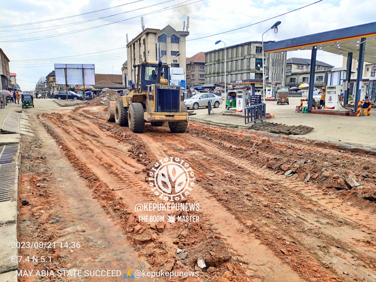 kepukepunews's tweet image. JUBILEE RD by Kent kick off today. Even during seat at home Gov @alexottiofr  workers ain&apos;t seating at home.  #solutionishere #BeyondExpectations . May abia state succeed 🙏