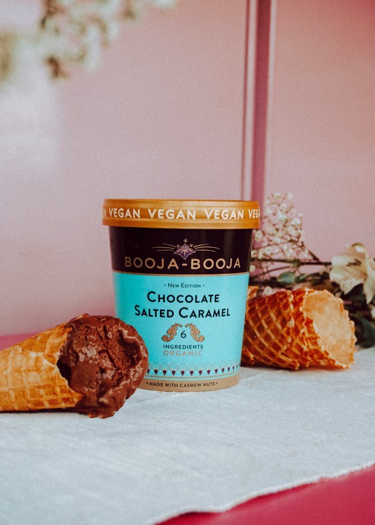 BoojaBooja's tweet photo. Sea-salted chocolate caramel sauce & luxuriously irresistible chocolate ice cream. A match made in heaven (or Norfolk to be precise ๐) Find our Chocolate Salted Caramel #icecream with great savings on @Ocado now.
#BoojaBooja #Vegan #Organic #DairyFree #MadeinNorfolk #Ocado https://t.co/xnMwd1zwsP