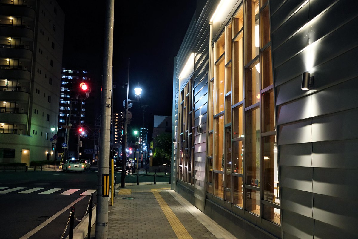 iwatesanroku's tweet photo. 岩手県知事選挙候補・たっそ拓也さんと 
参議院議員・横沢たかのりさんの 座談会で
お話をさせていただいた後、
バスセンターまで歩きました。
選挙と言えば、相変わらず夫婦二人だけの戦い。
不安だらけですが、
「出来ることを精一杯やろう」と
家路を踏みしめたのです。
＠盛岡バスセンター周辺 https://t.co/Z7XQDeQJew