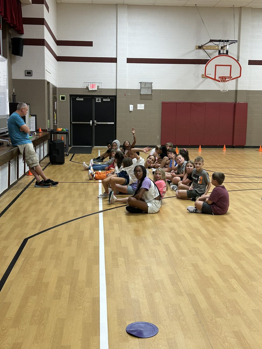 DrHBeaulieu's tweet photo. Welcome Back & Happy New Year to the outstanding Bulldogs of @BelairBulldogs‼️ They are ready to learn and grow!! #BackToJCSchools https://t.co/q6KdQgGZNX