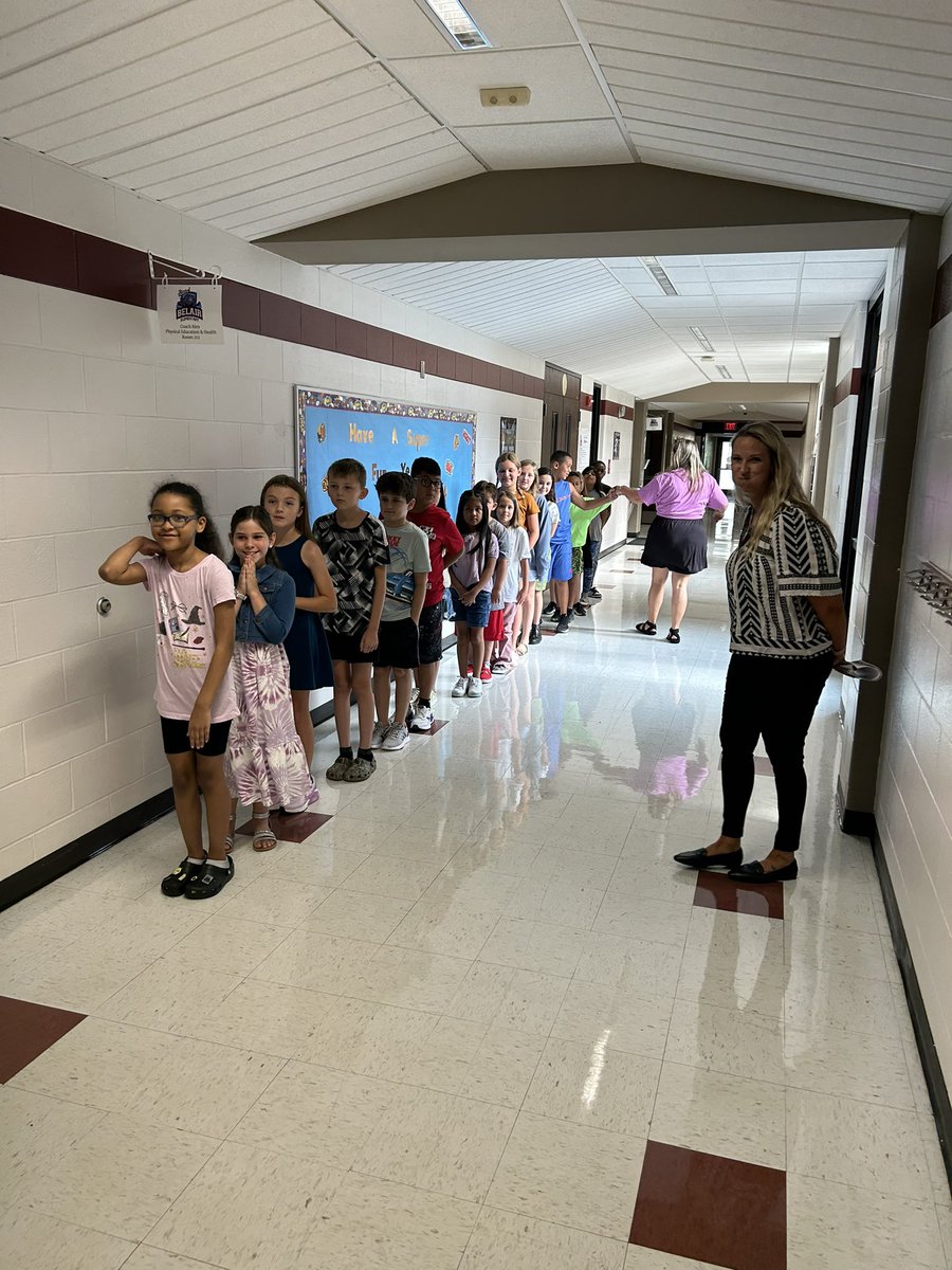DrHBeaulieu's tweet photo. Welcome Back & Happy New Year to the outstanding Bulldogs of @BelairBulldogs‼️ They are ready to learn and grow!! #BackToJCSchools https://t.co/q6KdQgGZNX