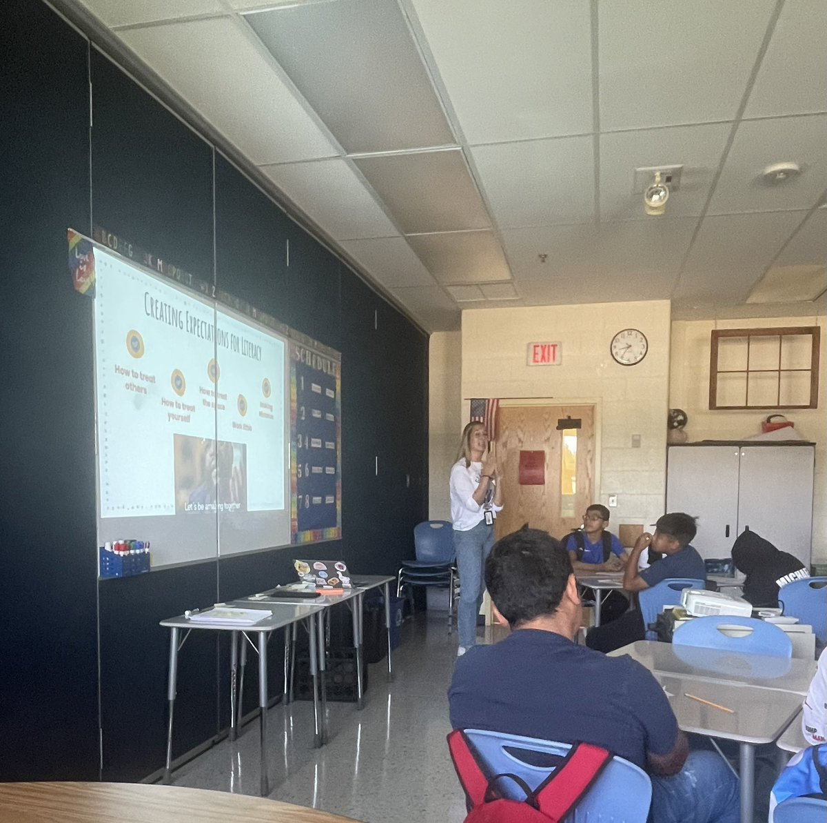 FCPS Secondary Literacy (@fcpssecliteracy) on Twitter photo Happy #FirstDayFairfax! š„³ so much fun celebrating back to school at <a href="/GlasgowMS/">Glasgow MS</a> in Ms. Freyermuthās literacy class šš©µ Happy #FirstDayFairfax! š„³ so much fun celebrating back to school at <a href="/GlasgowMS/">Glasgow MS</a> in Ms. Freyermuthās literacy class šš©µ