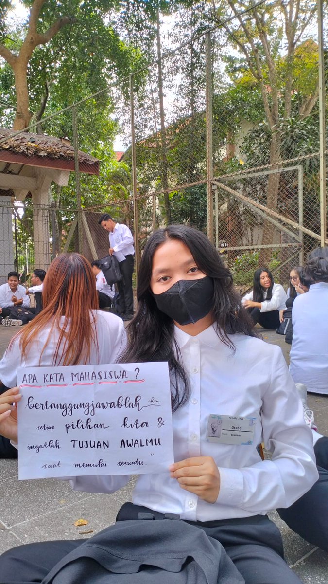 gracepanjaitn25's tweet photo. Nama : Grace J. Panjaitan
NIM : 232314020
Kelompok : 6 (John Maynard Keynes)
"bertanggujawablah akan setiap pilihan kita & ingatlah TUJUAN AWALMU saat memulai sesuatu"
#day1pekafe
#bemfeusd #bergerakgalipotensisiapkanmasadepan #katamahasiswa https://t.co/0pvJXeTgvo