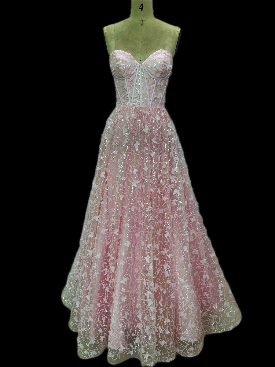 billchandress's tweet image. 👑 Attention prom queens! It's time to find your crown-worthy dress. Our prom collection features the latest trends and timeless classics, ensuring every queen feels confident and radiant. Shop now and rule the night! #PromQueen #RuleTheNight #PromRadiance