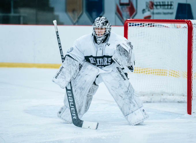 Yesterday, four women's hockey players for Gustavus were in a car crash, and Jori Jones tragically passed away. Our deepest condolences go out to Jones' family and the Roseville &amp; Gustavus hockey communities. We also ask everyone to keep those who were injured in their thoughts.