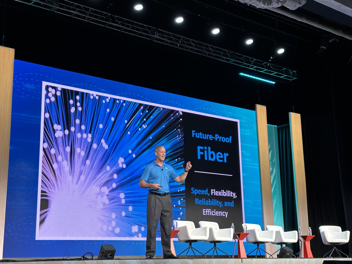 fiberbroadband's tweet photo. In our first Operator Light Talk (ever!) Chris Sambar, @ATT, energizes #FiberConnect23 talking about how fiber enables a host of new connected features inside the home, at work, and at educational institutions.
#fiberoptics #futureproofnetwork https://t.co/dnnkdD1nUz