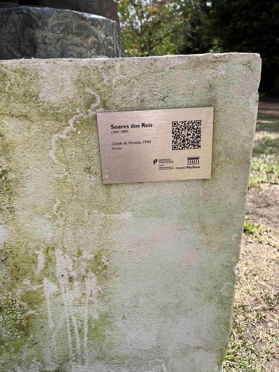 norwich_jon's tweet photo. Casual walking through a park in Portugal when I came across a very handsome fellow. Is this you @JeremyClarkson  #theheroofportugal https://t.co/Twwk3dHxPu