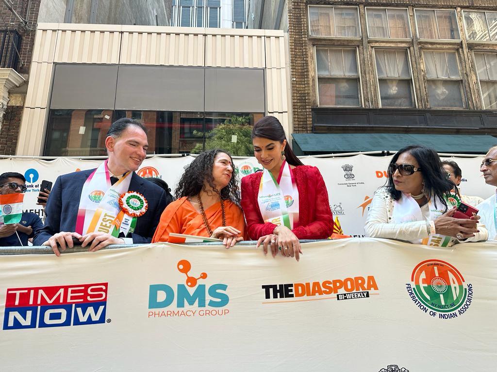 SadhviBhagawati's tweet photo. A joy to join our #Indian diaspora for the 41st
@FIANYNJCTNE #IndiaDayParade in NYC w/the
@IndiainNewYork team & NY Dty Com @dilipnewyork;
@NewIndiaAbroad's @RajeevbBhambri;
@BhavanUS' Drs Navin Mehta & Rashmi Mehta; Bollywood's @Asli_Jacqueline & singer #ParthOza! #MissionLiFE https://t.co/HxYEEV9KHc