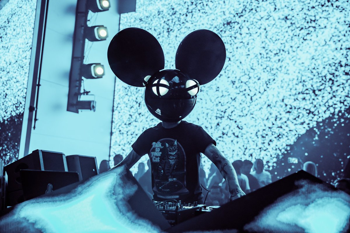 deadmau5's tweet photo. Zouk fun :D 
cc: @ZoukGroupLV https://t.co/QZ3JE0V2Jx