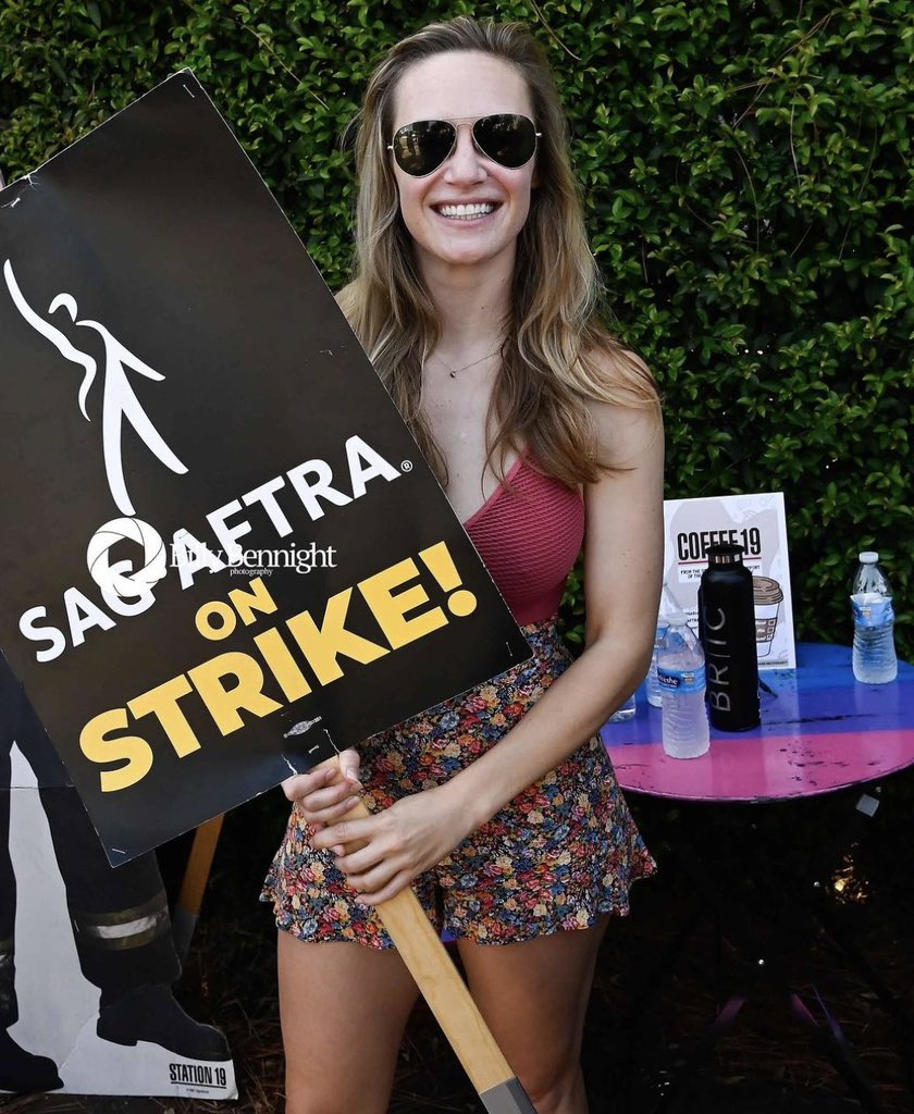 Marinasmoment19's tweet photo. “Here are my shots of Danielle Savre of Station 19 at the SAG-AFTRA WA strike walking the picket line at Disney Studios. @D_SAVRE #daniellesavre @Station19
@sagaftra @WGAWest #sagaftra #station19 #unionstrong #sagaftrastrong #gastrong “
Via IG @billybennight https://t.co/kNzjpW5iuZ