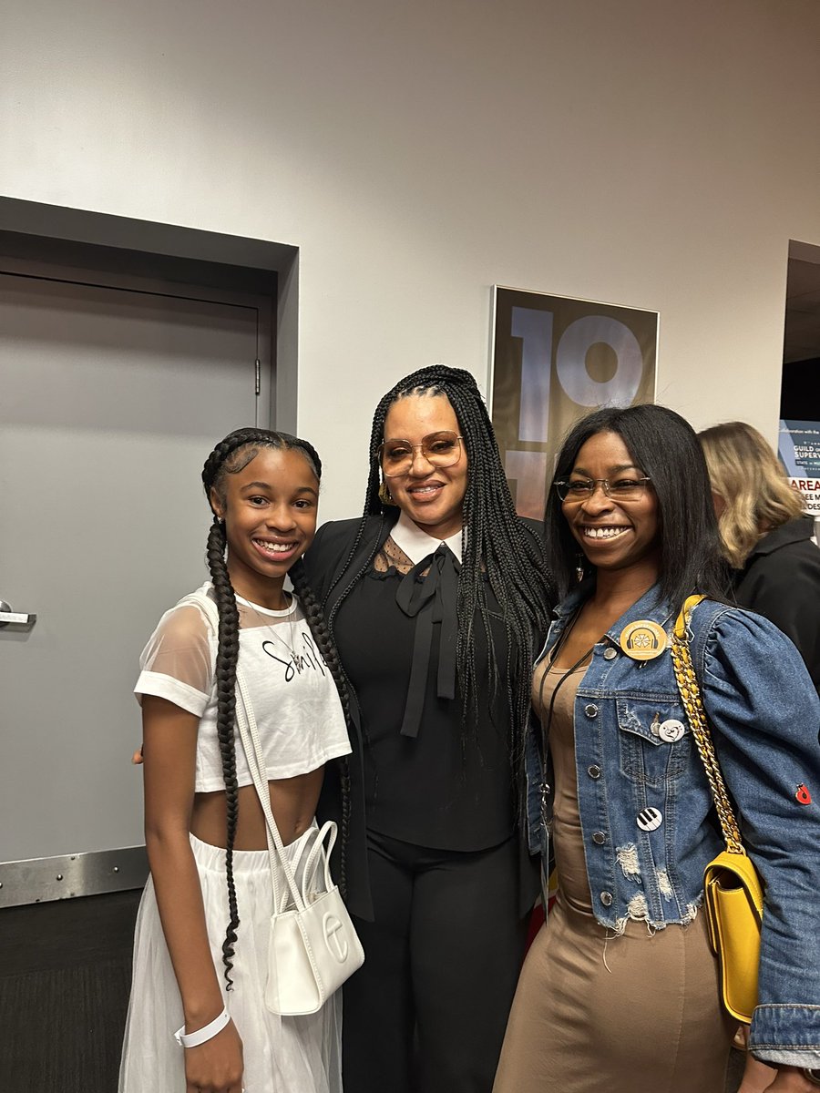A legend graced the building and was keynote speaker at this years GMS conference #gmscon2023 I was excited to be able to explain to my daughter the important role this woman played in the world of hip hop #musicsupervisor  #womeninfilm #theladywiththegoldenear 💃🏽👂