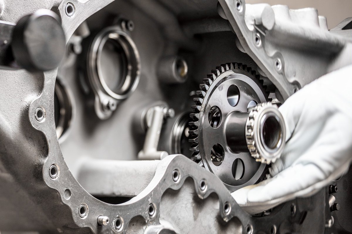 ? Let's focus on Safran Transmission Systems, world leader in mechanical  power transmission systems ?+45,000 products delivered: accessory drive  trains for #aircraft engines ; aircraft-mounted accessory gearboxes ;  reduction gearboxes for #airplane