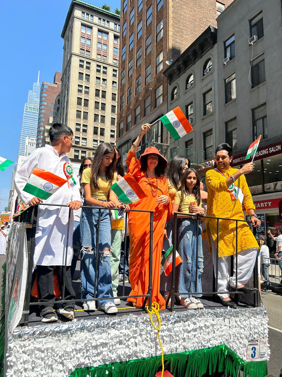 SadhviBhagawati's tweet photo. A joy to join our #Indian diaspora for the 41st
@FIANYNJCTNE #IndiaDayParade in NYC w/the
@IndiainNewYork team & NY Dty Com @dilipnewyork;
@NewIndiaAbroad's @RajeevbBhambri;
@BhavanUS' Drs Navin Mehta & Rashmi Mehta; Bollywood's @Asli_Jacqueline & singer #ParthOza! #MissionLiFE https://t.co/HxYEEV9KHc