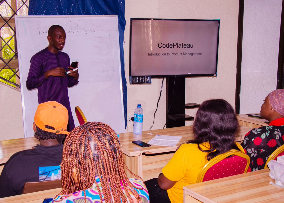 Today, I introduced the 1st No Code Cohort of @code_plateau to Product Management.

It was a great experience for them and a greater experience for me.

Over the next six weeks we will produce a well rounded crop of #ProductManagers into the ecosystem

@Princeponfa #codeplateau