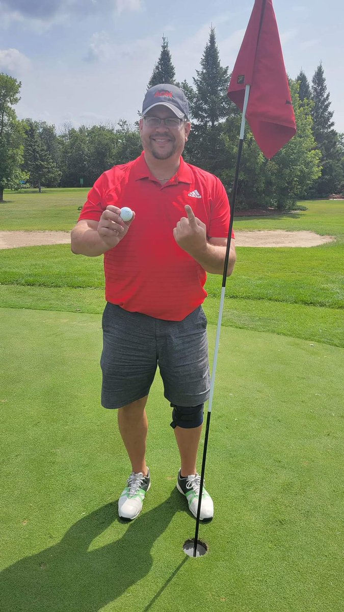 CrossBeesHockey's tweet photo. Cross Bee Alumnus, Luc Dubé aka Lube Dube (@LucDube12) sank a hole-in-one at the Lorette Golf Course on Hole 9. Way to go, Dube! #CrossBees #Golf 🐝⛳️ https://t.co/fS1c5xsEc9