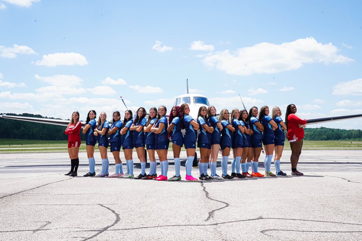 ShotbyMonii's tweet photo. Point W soccer takin off ✈️ https://t.co/pi23TIHPDH