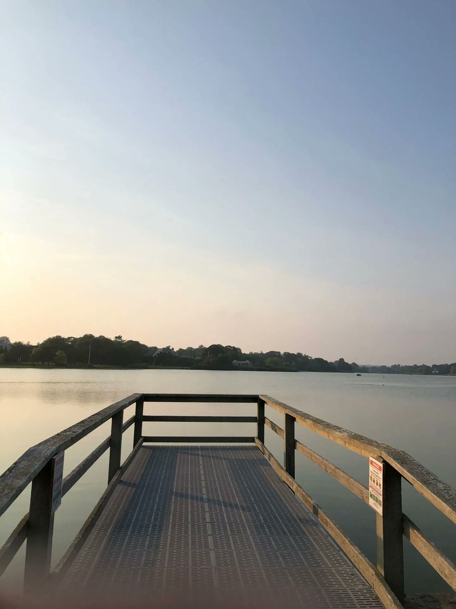TheDrakeInn's tweet photo. Need to get away and relax?

What a view!
Come and stay with us at The Drake Inn.

#waterfrontliving #waterfrontproperty #waterfronthotel #waterfrontviews #nyvacation #hamptonslifestyle #hamptonseats #hamptonsbeach https://t.co/UcP7CScNy3