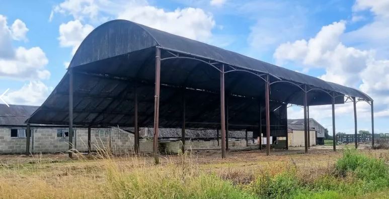 Plotfinder.net tweet media